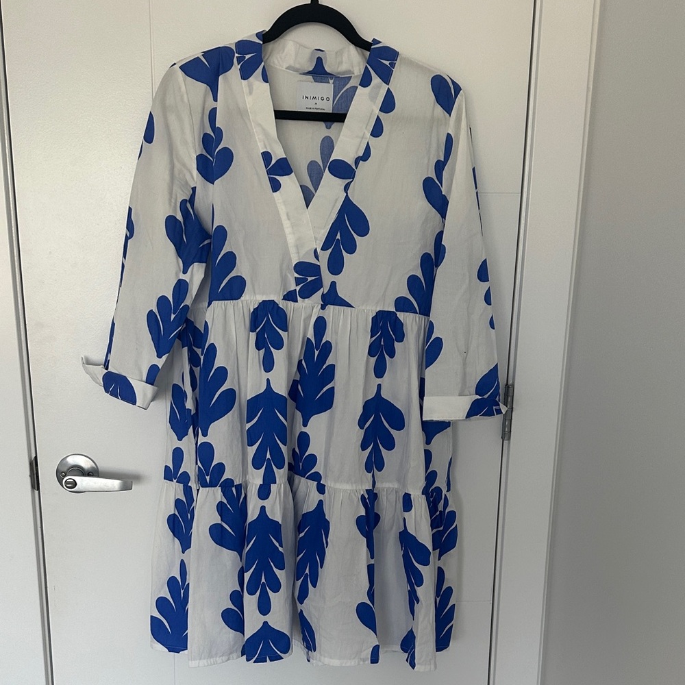 Inimigo Blue & White Printed V-Neck Dress – Resort Boho Style / Vacation Chic